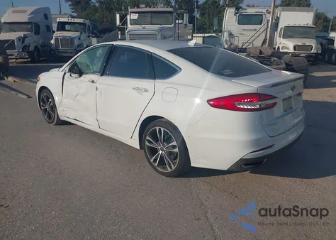 2020 Ford Fusion Titanium z USA, uszkodzony, nr VIN 3FA6P0K92LR134097